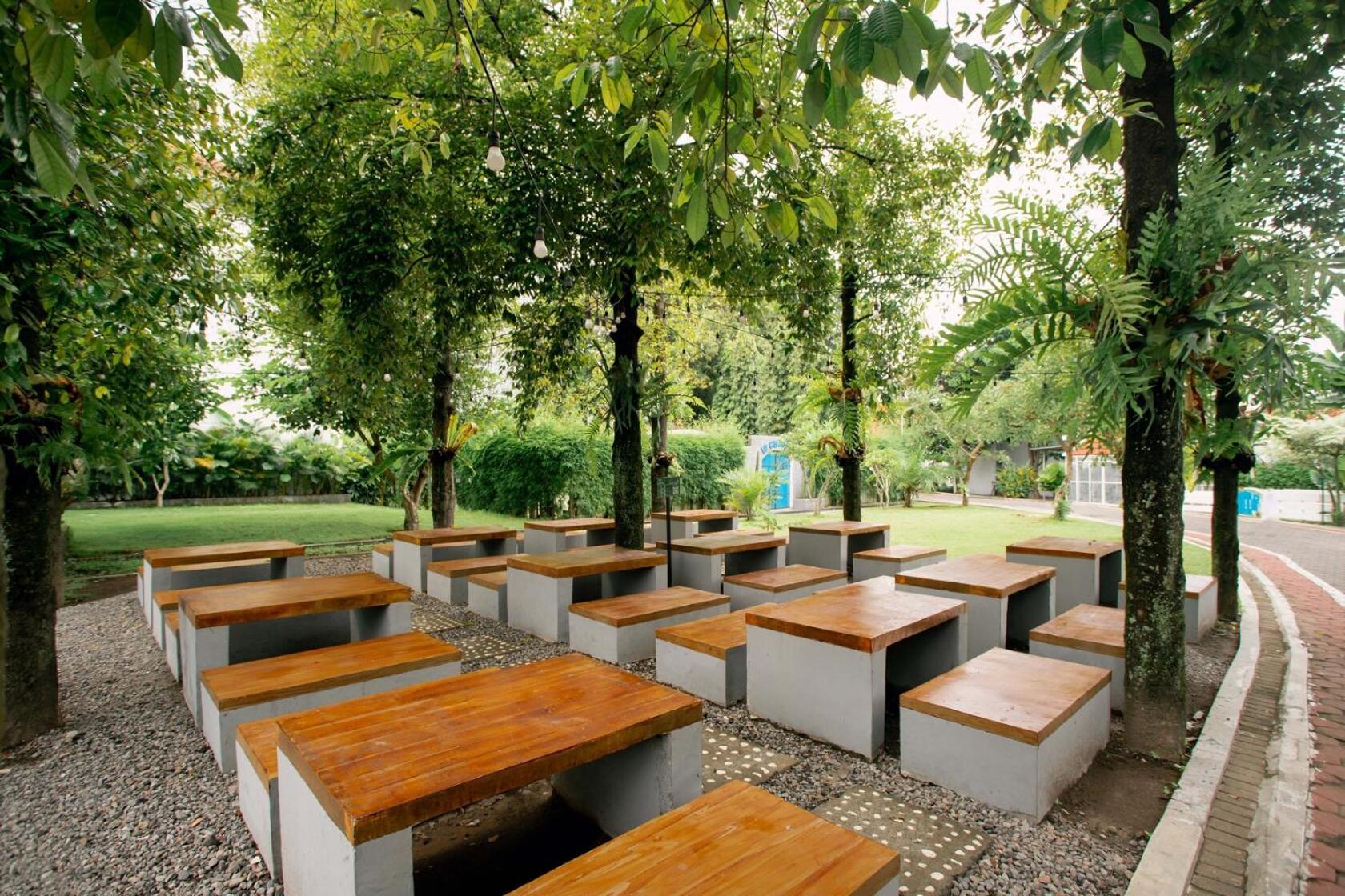 Lpp Garden Hotel Maguwo Kültér fotó